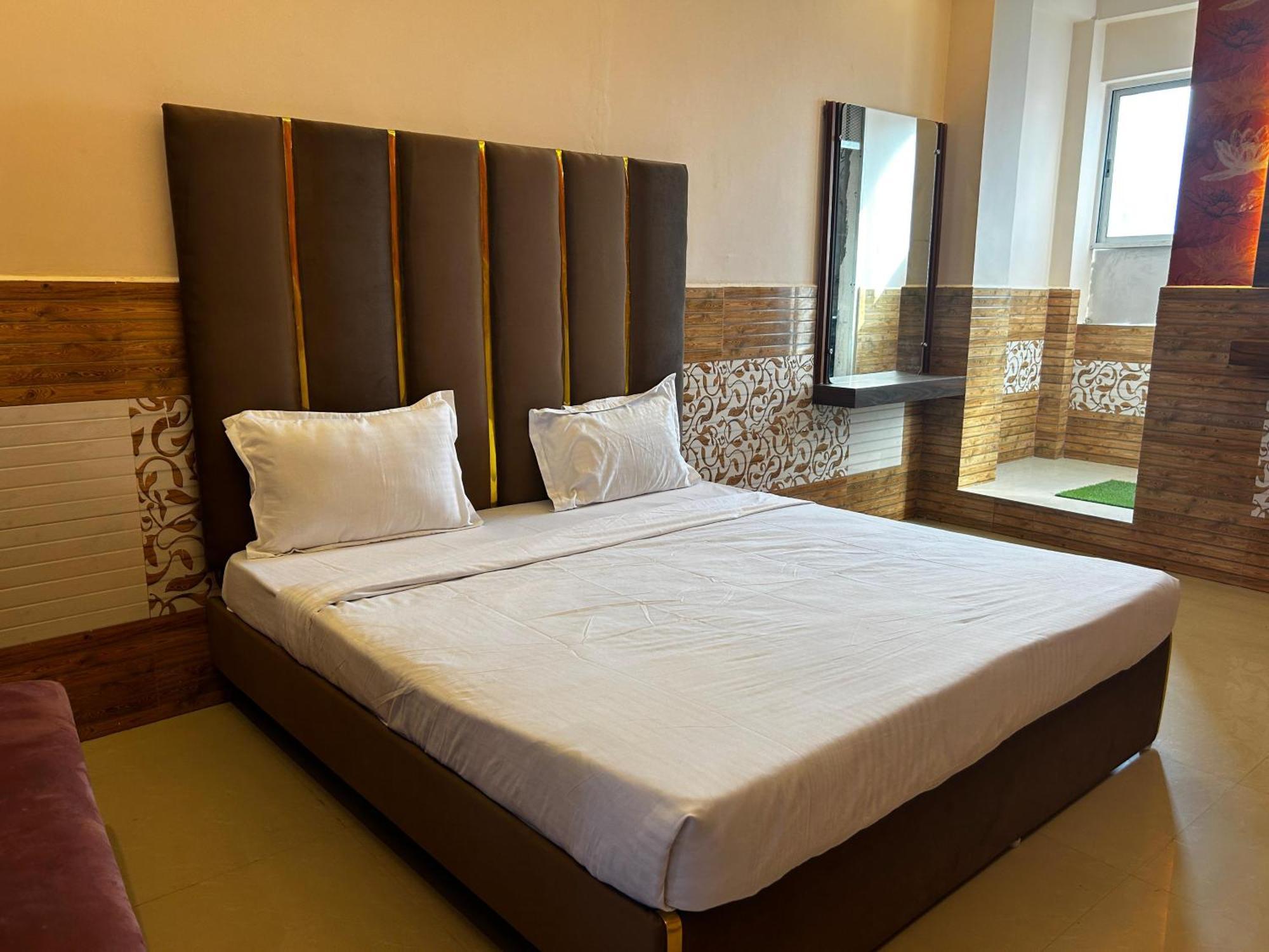 Hotels7Apple Mahoba Екстер'єр фото