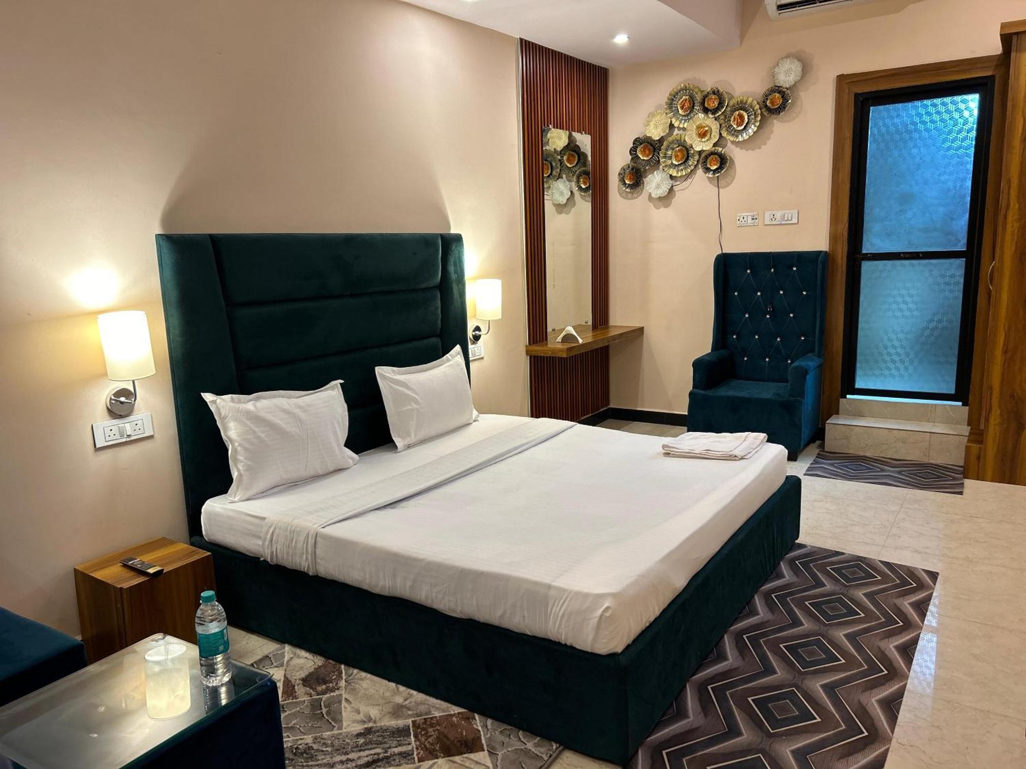 Hotels7Apple Mahoba Екстер'єр фото