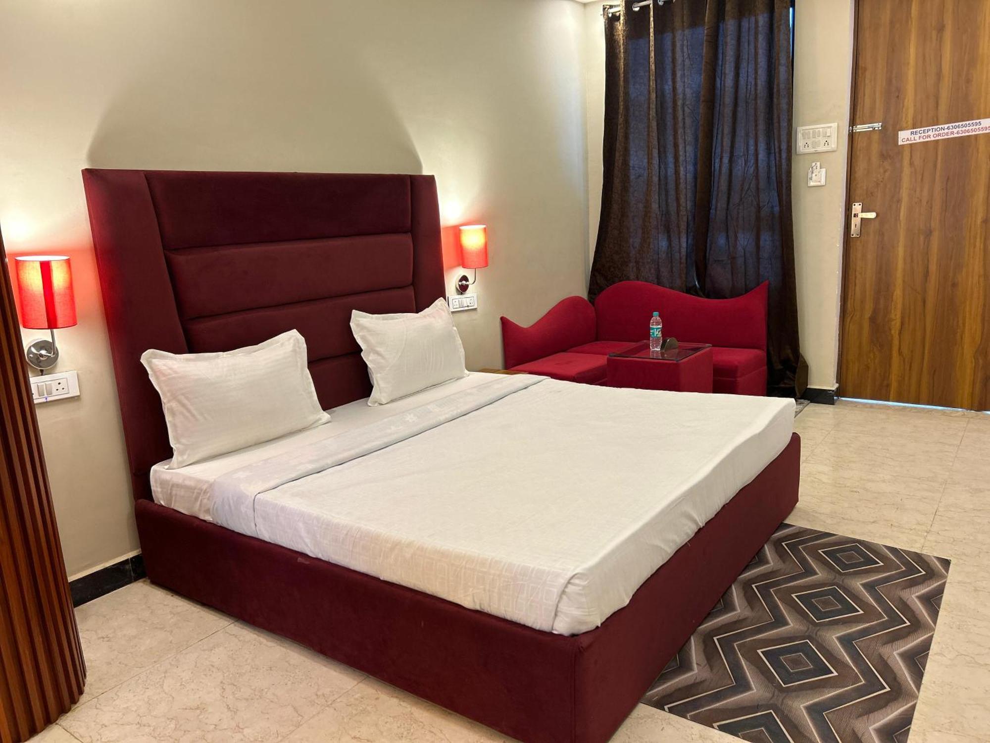 Hotels7Apple Mahoba Екстер'єр фото
